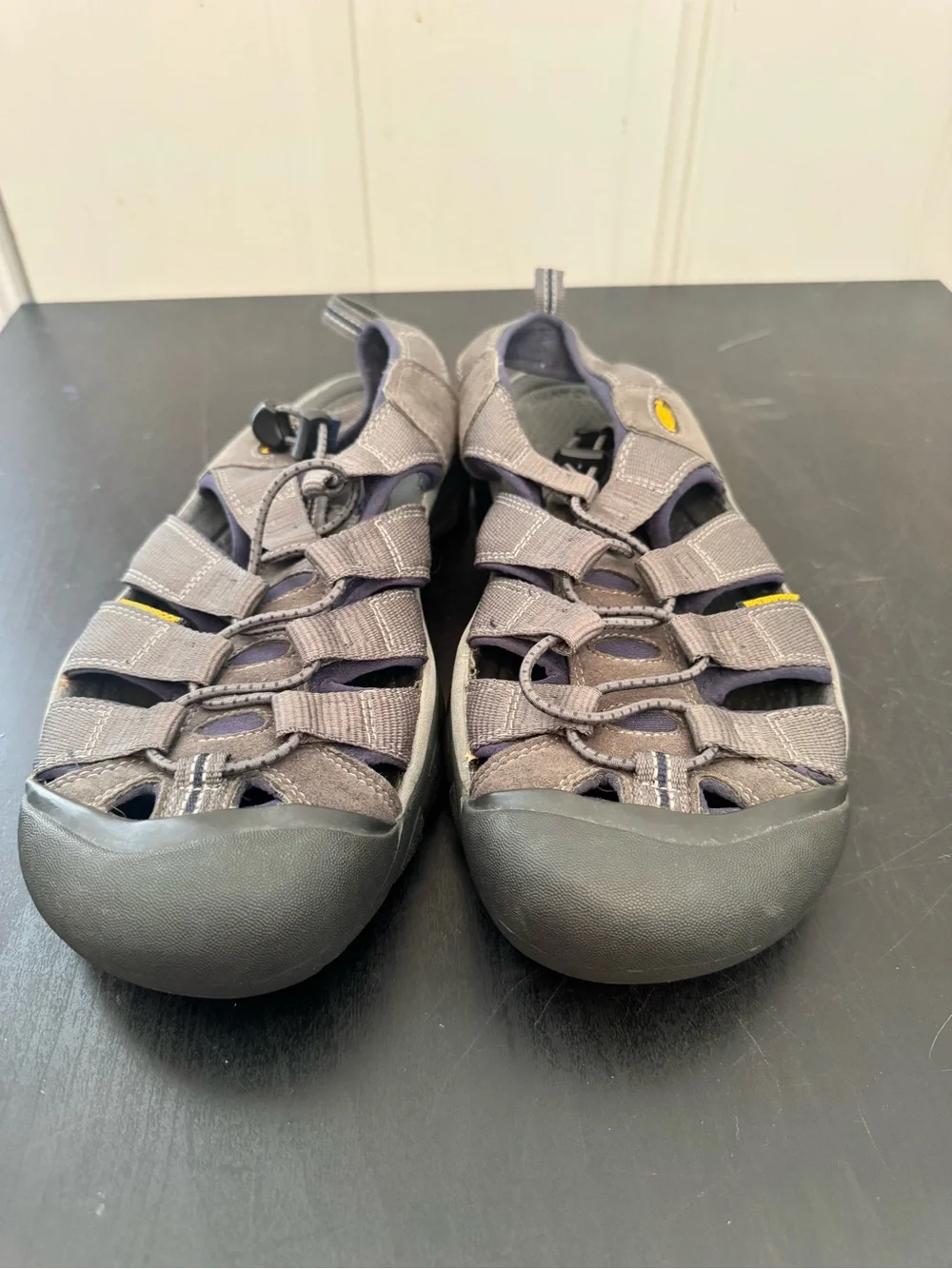 Keen Men’s Newport H2 Closed Toe Water Hiking Sandal Grey Navy Blue Size US 9